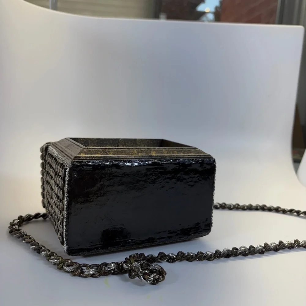 Vintage Mary Francs Unique Elegant Silver and Black Chain Bag. ++ collectible.